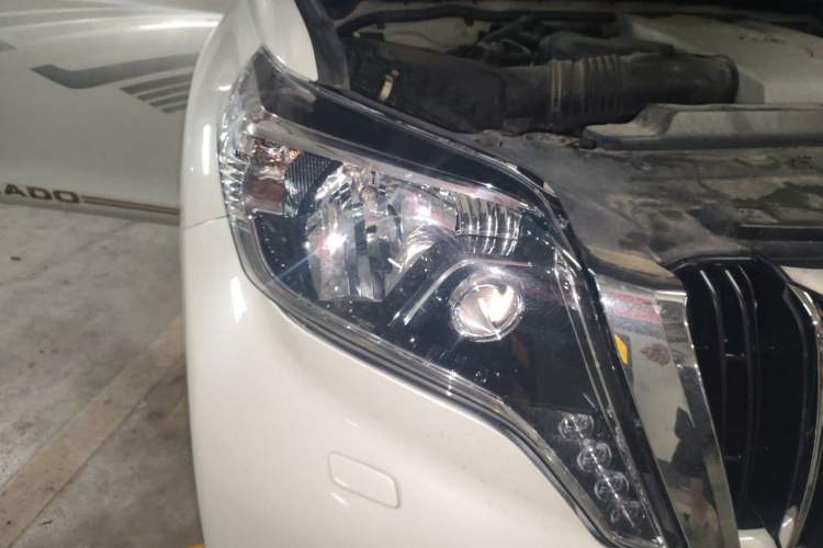 Used Toyota Prado 2016 3.5L Automatic TX-L NAVI Right Front Headlight