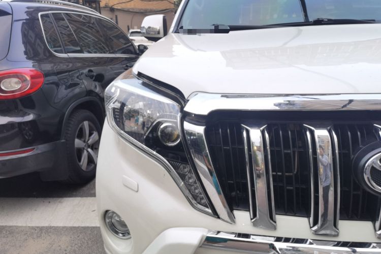 Used Toyota Prado 2016 2.7L Automatic Luxury Edition Right Front Headlight