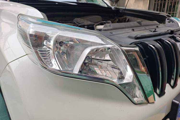 Used Toyota Prado 2016 2.7L Automatic Standard Edition Right Front Headlight