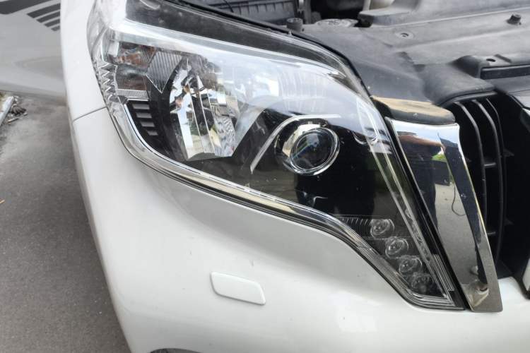 Used Toyota Prado 2016 2.7L Automatic Luxury Edition Right Front Headlight