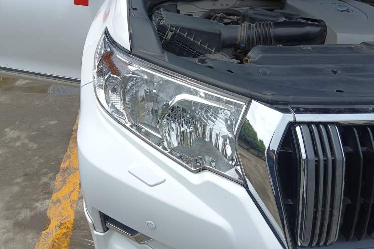 Used Toyota Prado 2016 3.5L Automatic TX-L Right Front Headlight