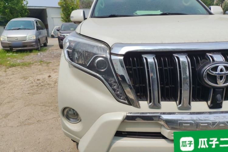 Used Toyota Prado 2016 2.7L Automatic Standard Edition Right Front Headlight