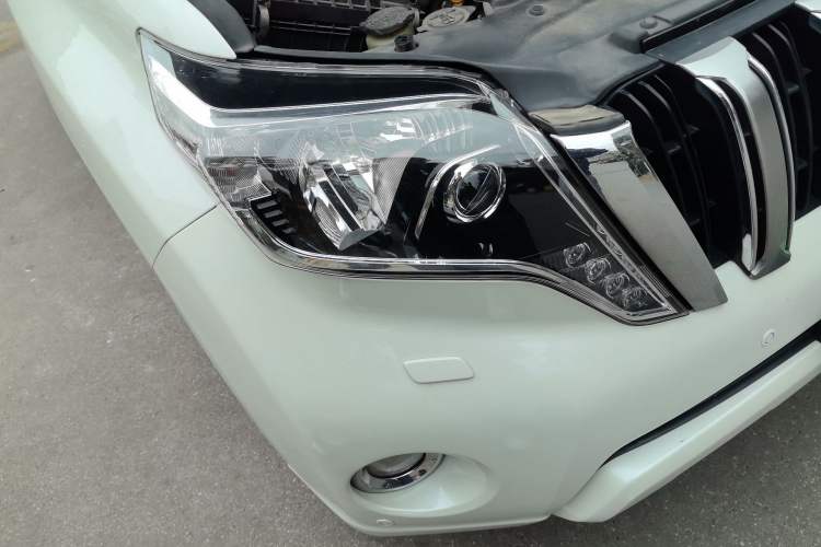 Used Toyota Prado 2016 3.5L Automatic VX NAVI Right Front Headlight
