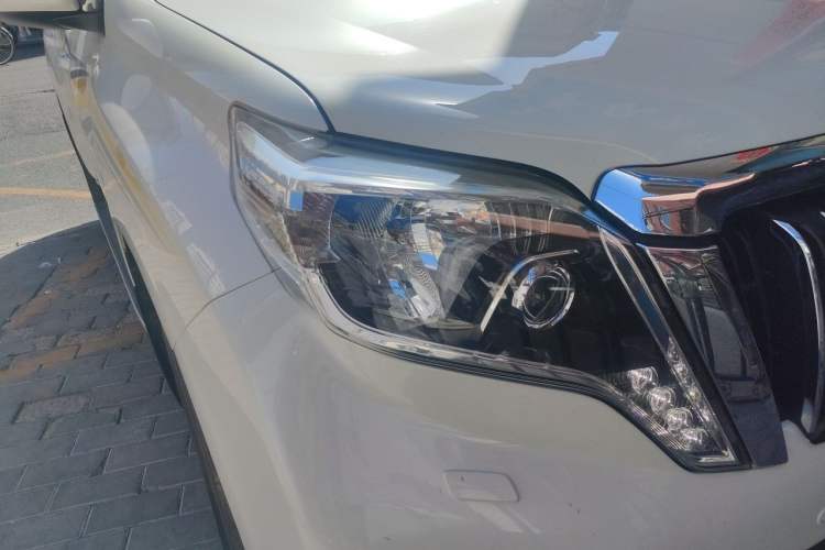 Used Toyota Prado 2016 3.5L Automatic TX-L NAVI Right Front Headlight