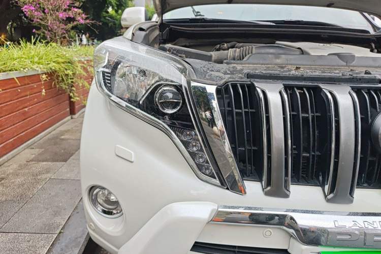 Used Toyota Prado 2016 3.5L Automatic VX NAVI Right Front Headlight
