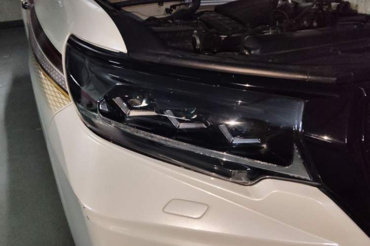 Used Toyota Prado 2016 2.7L Automatic Luxury Edition Right Front Headlight