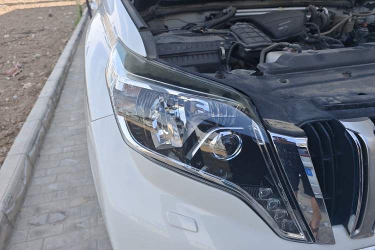 Used Toyota Prado  Right Front Headlight