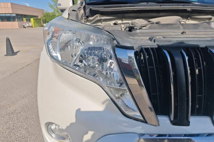 Used Toyota Prado 2016 2.7L Automatic Standard Edition Right Front Headlight