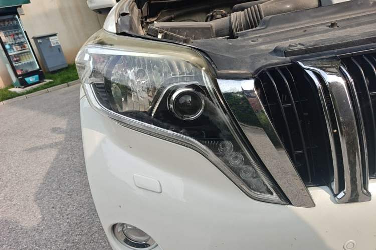 Used Toyota Prado 2016 3.5L Automatic TX-L Right Front Headlight