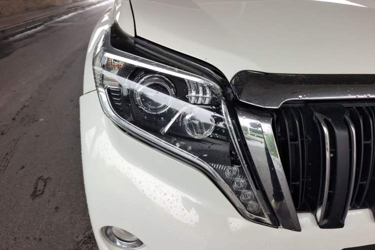 Used Toyota Prado 2016 3.5L Automatic TX-L Right Front Headlight