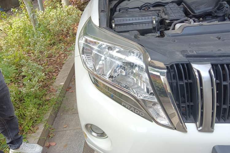 Used Toyota Prado  Right Front Headlight