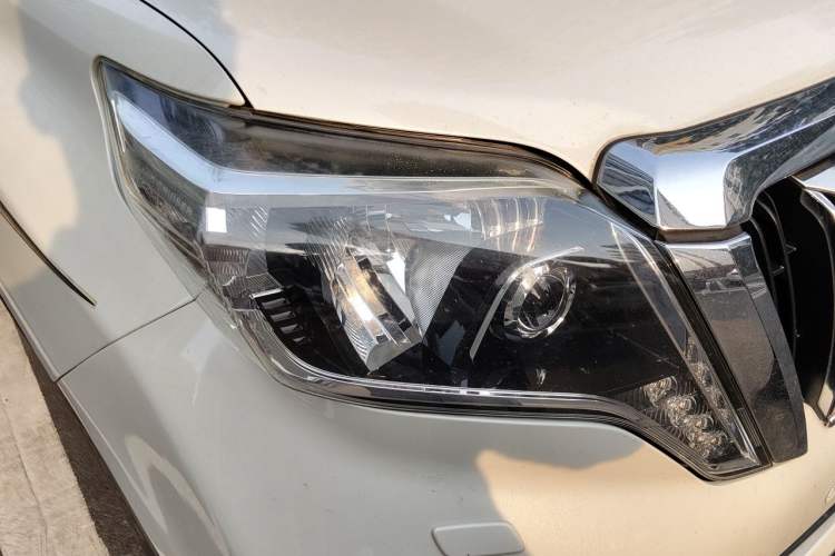 Used Toyota Prado 2016 2.7L Automatic Luxury Edition Right Front Headlight