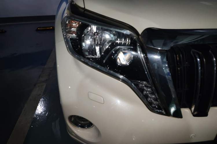 Used Toyota Prado 2016 3.5L Automatic TX-L NAVI Right Front Headlight
