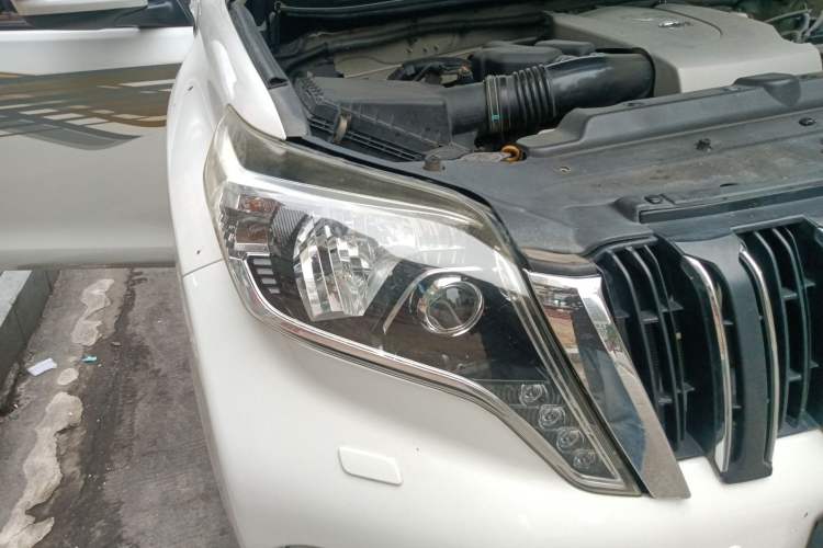 Used Toyota Prado 2016 3.5L Automatic TX-L Right Front Headlight