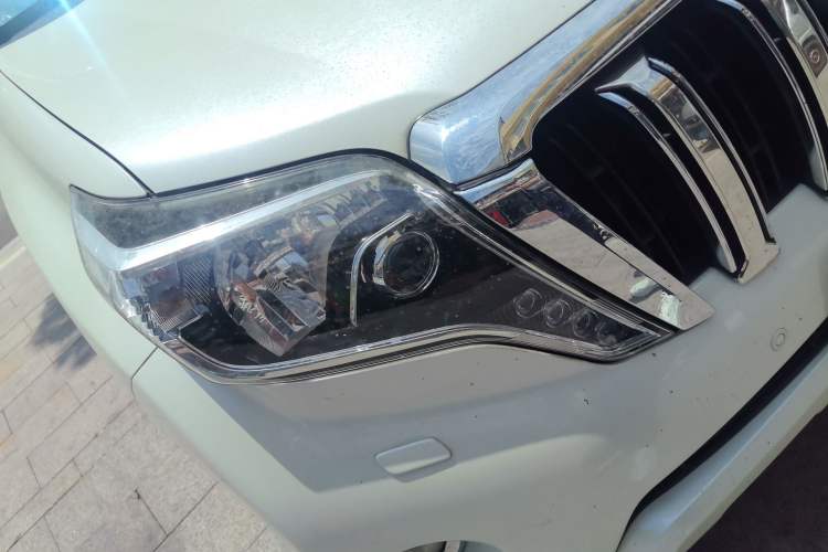Used Toyota Prado 2016 3.5L Automatic TX-L Right Front Headlight