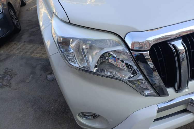 Used Toyota Prado 2016 2.7L Automatic Standard Edition Right Front Headlight