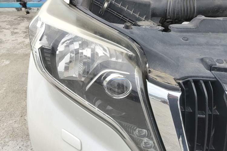 Used Toyota Prado 2016 3.5L Automatic TX-L Right Front Headlight