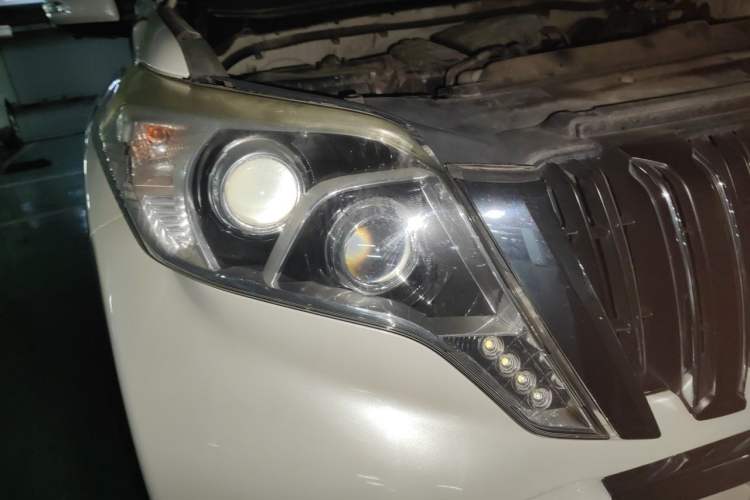 Used Toyota Prado 2016 2.7L Automatic Standard Edition Right Front Headlight
