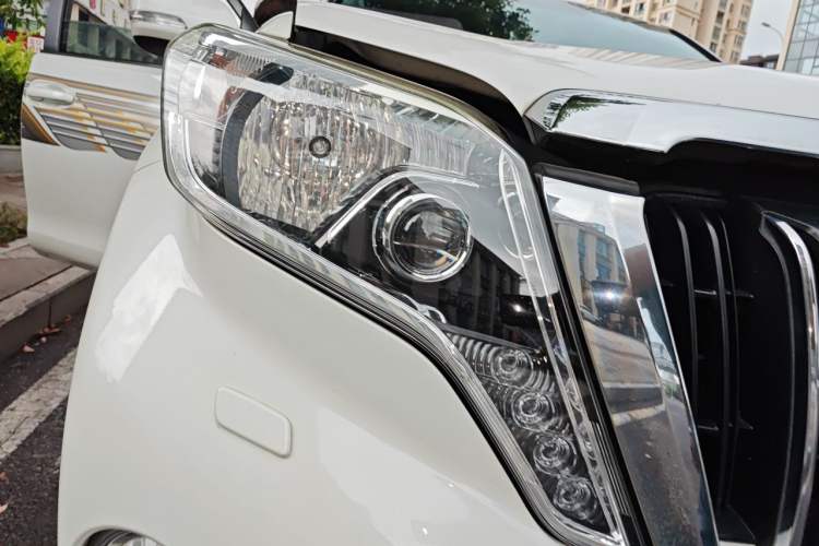 Used Toyota Prado 2016 3.5L Automatic TX-L Right Front Headlight