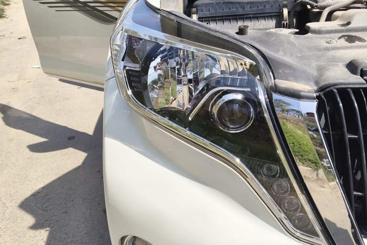 Used Toyota Prado 2016 2.7L Automatic Standard Edition Right Front Headlight