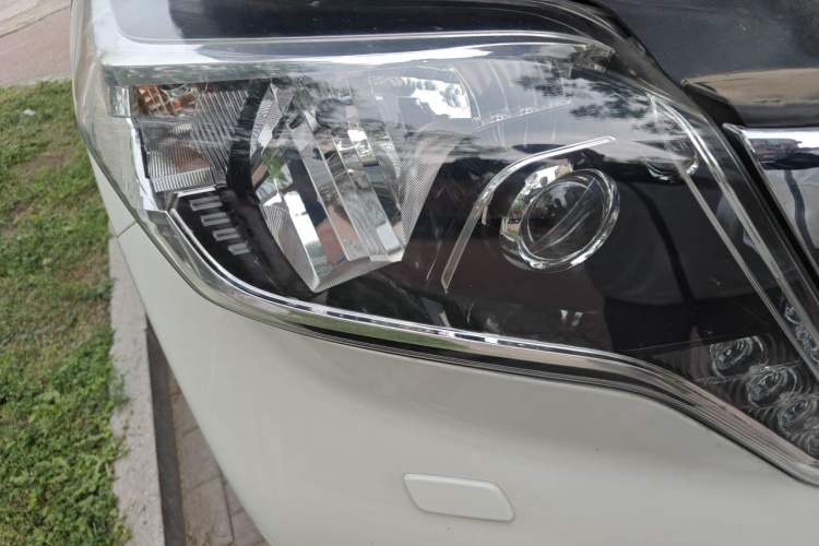 Used Toyota Prado 2016 3.5L Automatic TX-L Right Front Headlight