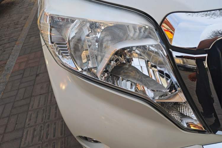 Used Toyota Prado 2016 2.7L Automatic Standard Edition Right Front Headlight