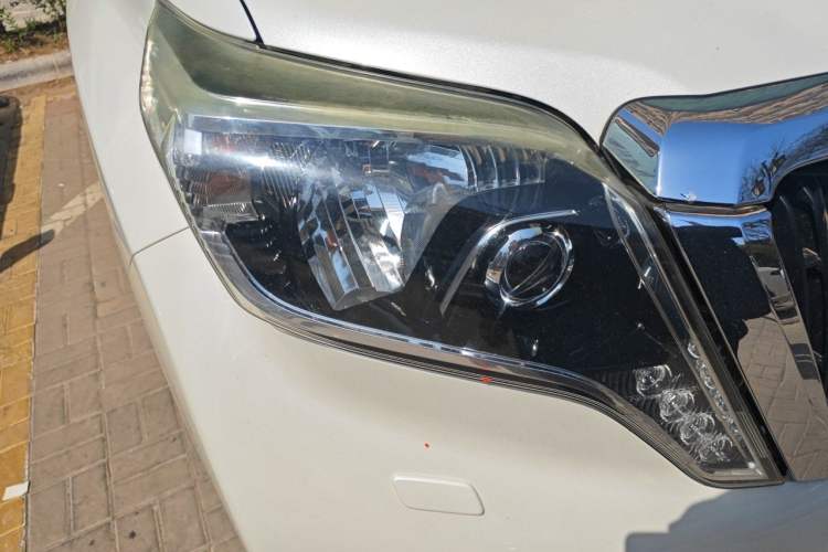 Used Toyota Prado 2016 3.5L Automatic VX NAVI Right Front Headlight