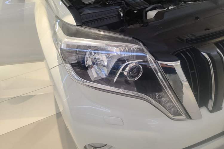 Used Toyota Prado 2016 2.7L Automatic Luxury Edition Right Front Headlight