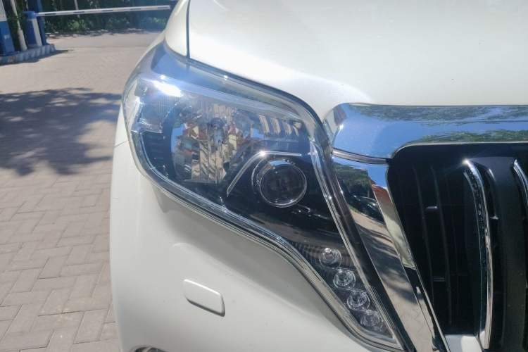 Used Toyota Prado 2016 2.7L Automatic Luxury Edition Right Front Headlight