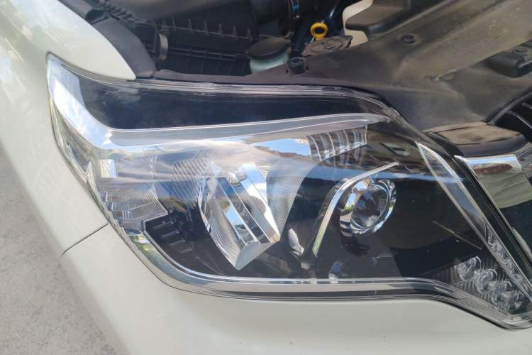 Used Toyota Prado 2016 3.5L Automatic TX-L Right Front Headlight