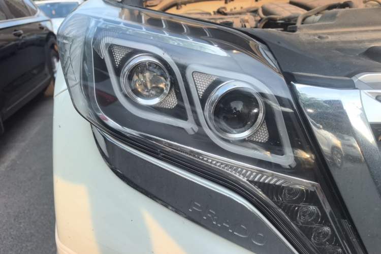 Used Toyota Prado 2016 2.7L Automatic Standard Edition Right Front Headlight