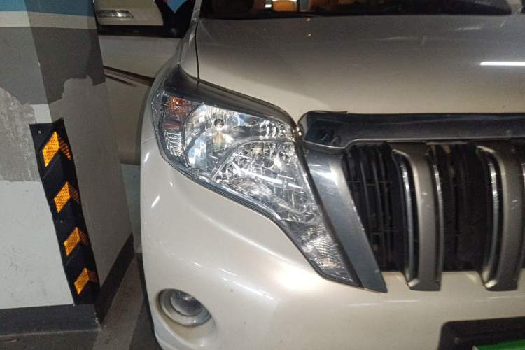 Used Toyota Prado  Right Front Headlight