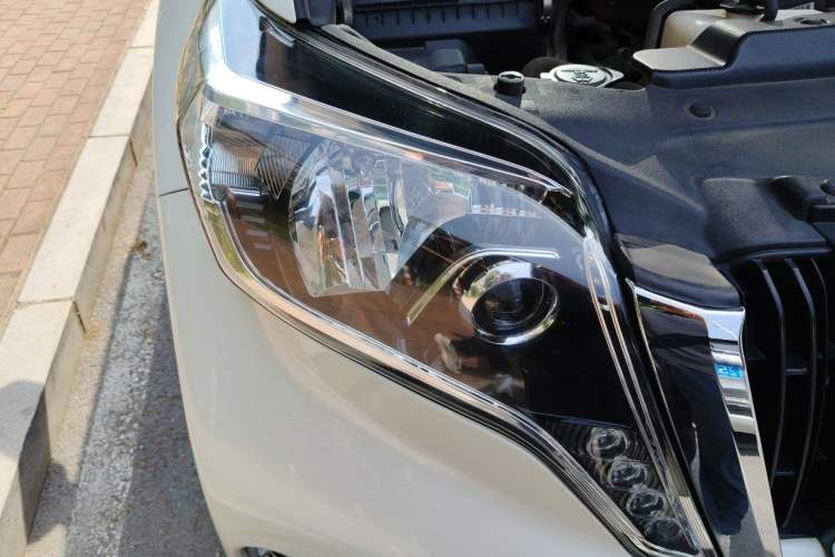 Used Toyota Prado 2016 2.7L Automatic Standard Edition Right Front Headlight