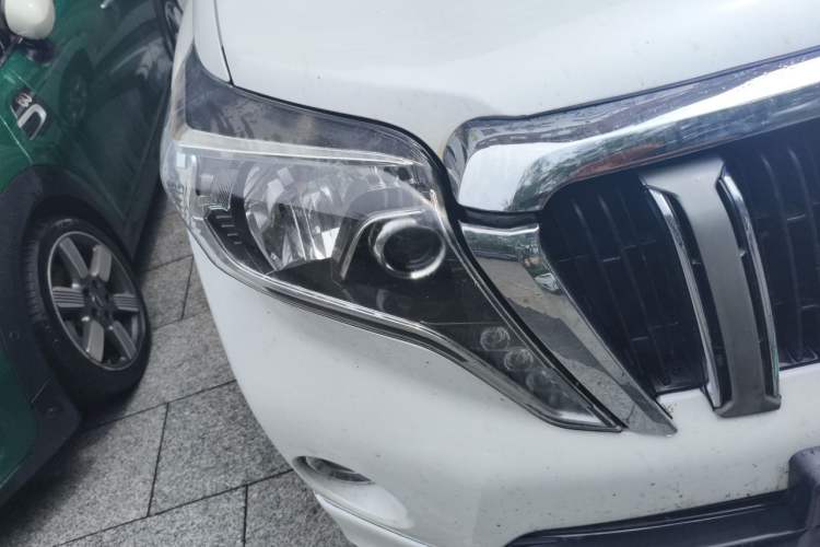 Used Toyota Prado  Right Front Headlight