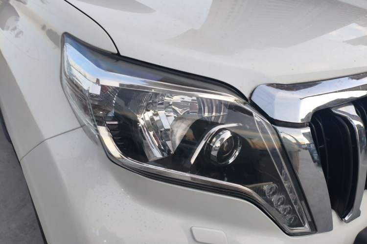 Used Toyota Prado  Right Front Headlight