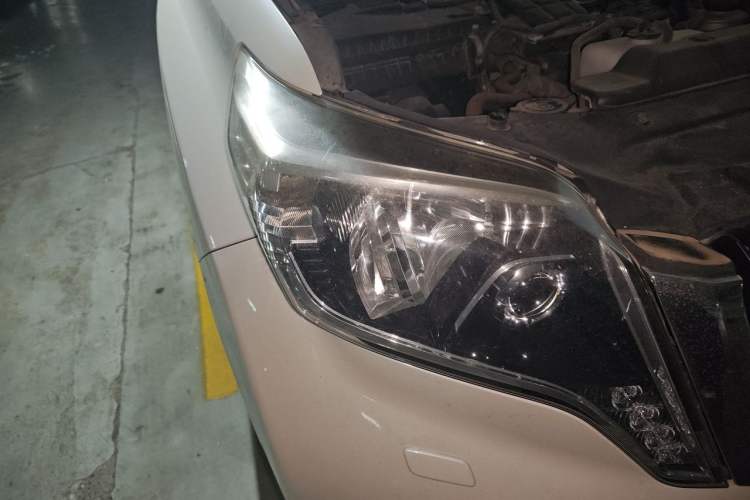 Used Toyota Prado 2016 2.7L Automatic Luxury Edition Right Front Headlight