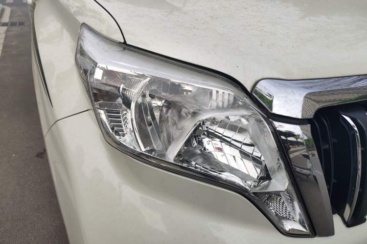 Used Toyota Prado 2016 2.7L Automatic Standard Edition Right Front Headlight