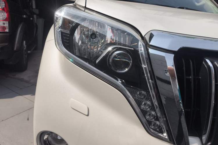 Used Toyota Prado 2016 3.5L Automatic TX-L NAVI Right Front Headlight