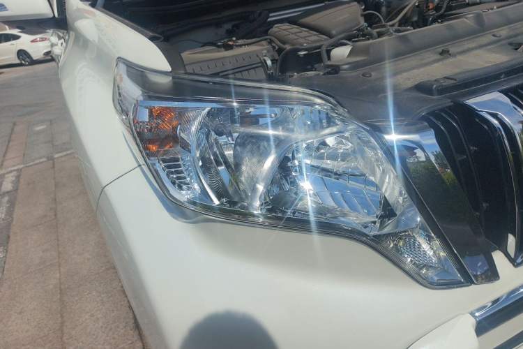 Used Toyota Prado  Right Front Headlight