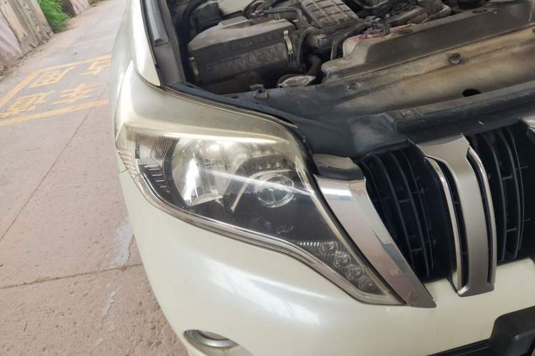Used Toyota Prado  Right Front Headlight