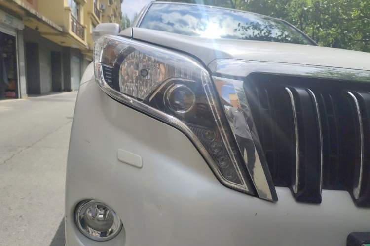 Used Toyota Prado 2016 2.7L Automatic Luxury Edition Right Front Headlight