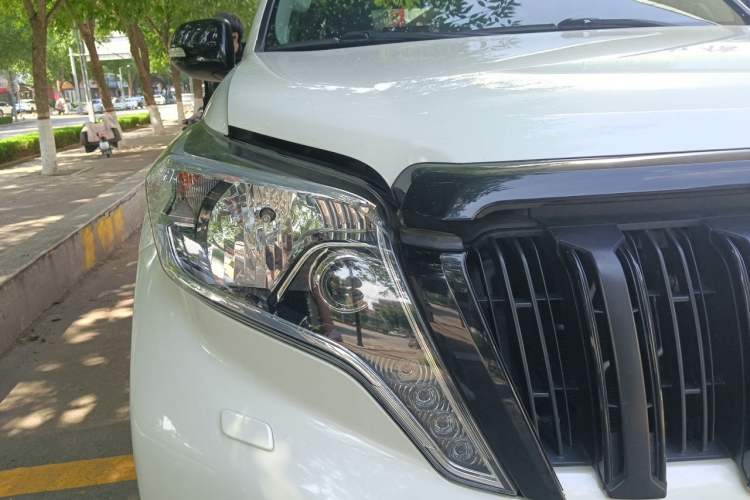 Used Toyota Prado 2016 3.5L Automatic TX-L Right Front Headlight
