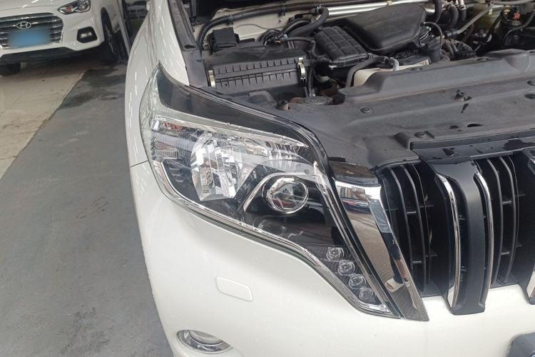 Used Toyota Prado 2016 2.7L Automatic Luxury Edition Right Front Headlight