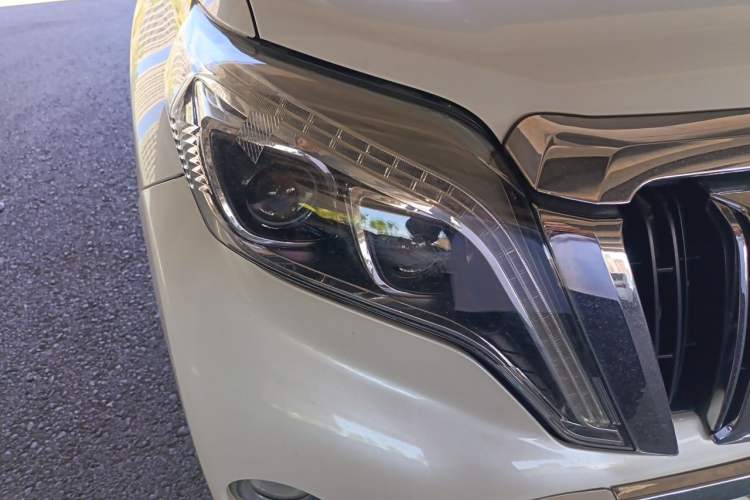 Used Toyota Prado 2016 2.7L Automatic Standard Edition Right Front Headlight