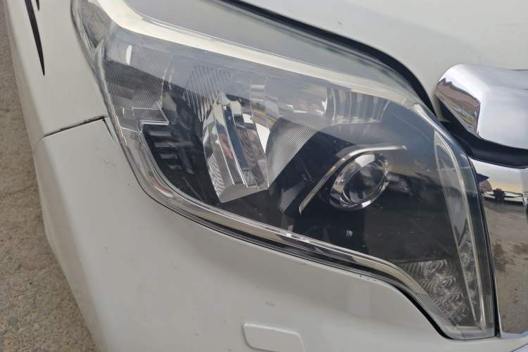 Used Toyota Prado  Right Front Headlight