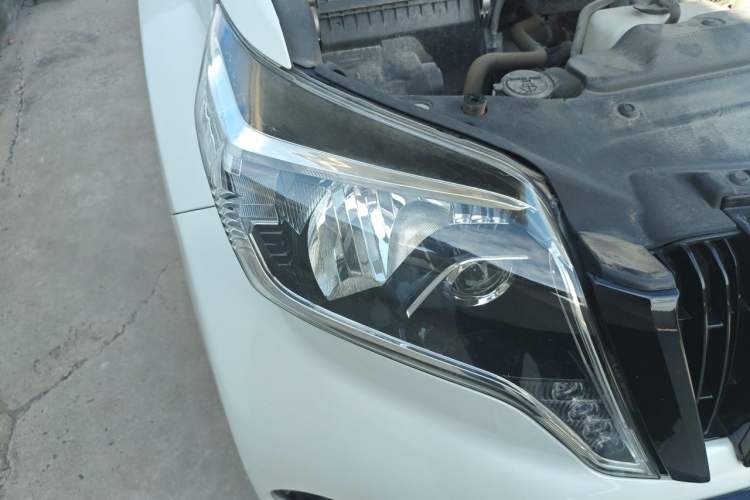 Used Toyota Prado 2016 2.7L Automatic Standard Edition Right Front Headlight