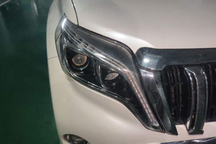 Used Toyota Prado 2016 2.7L Automatic Standard Edition Right Front Headlight