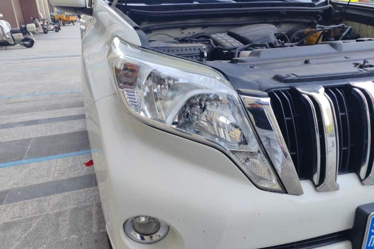 Used Toyota Prado 2016 2.7L Automatic Standard Edition Right Front Headlight
