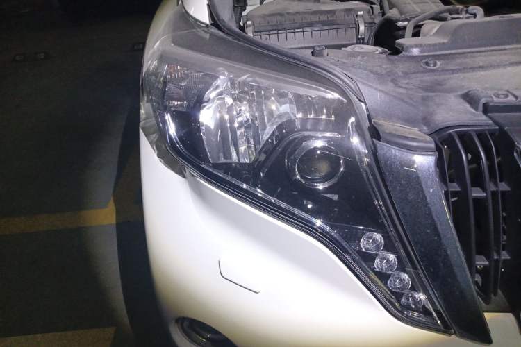 Used Toyota Prado  Right Front Headlight