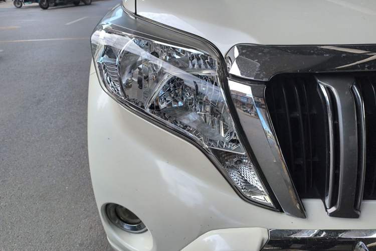 Used Toyota Prado  Right Front Headlight